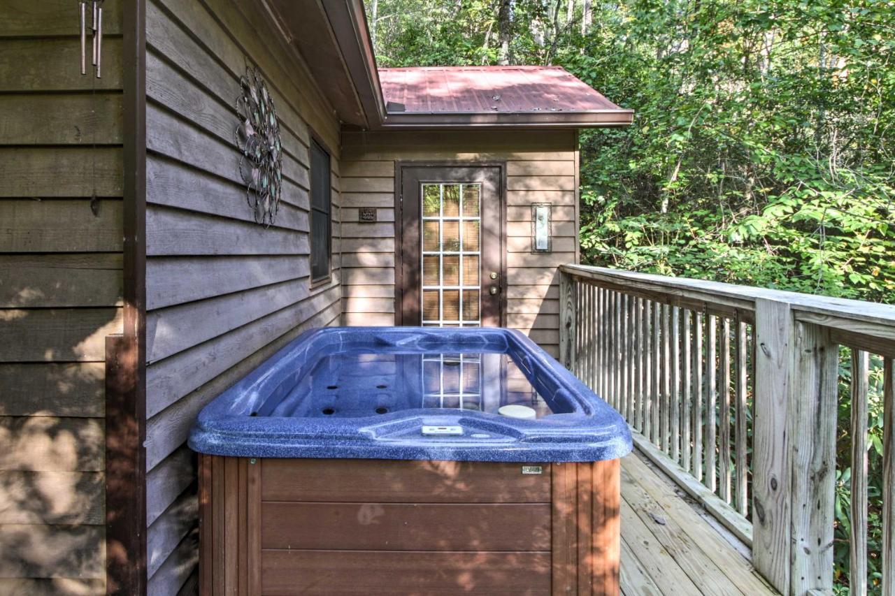 Gatlinburg Home With Hot Tub About 4 Mi To Town! Exterior photo